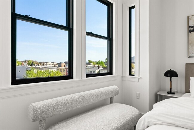 Building Photo - 100 Bennington St