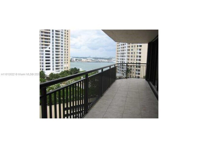 Building Photo - 540 Brickell Key Dr