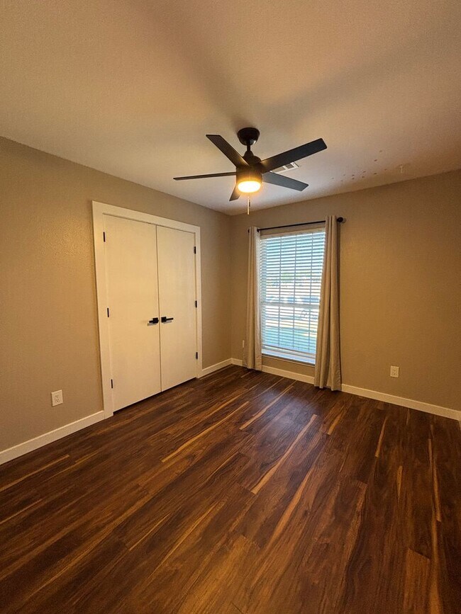 Building Photo - 1117 Marcia Ln