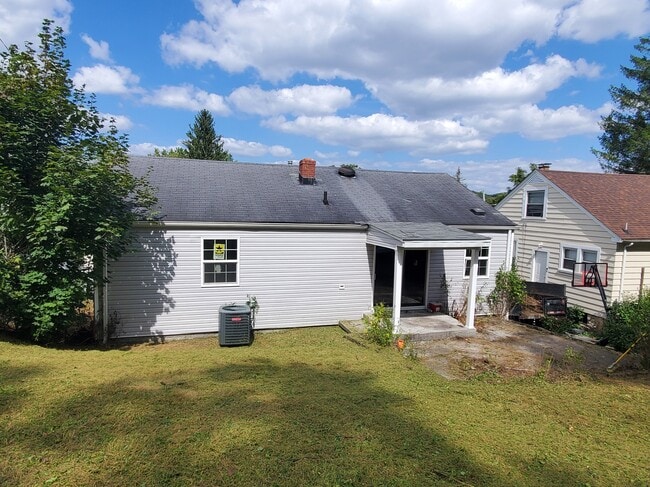 Building Photo - 817 Rockbridge St