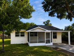 Building Photo - 538 Norfolk Cir