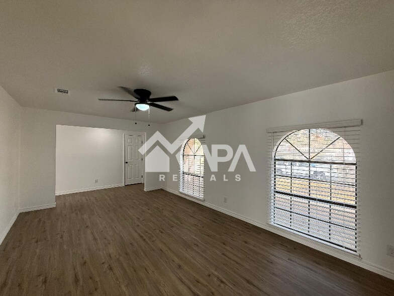 Building Photo - 194 High Oak