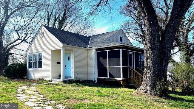 Building Photo - 3 Fairfax Cir