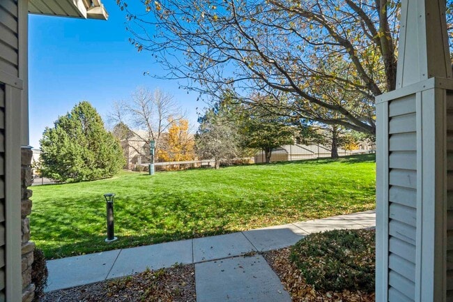 Building Photo - Cute 2bd, 2.5ba Townhome Across from Cottonwood Park....shorter lease term available