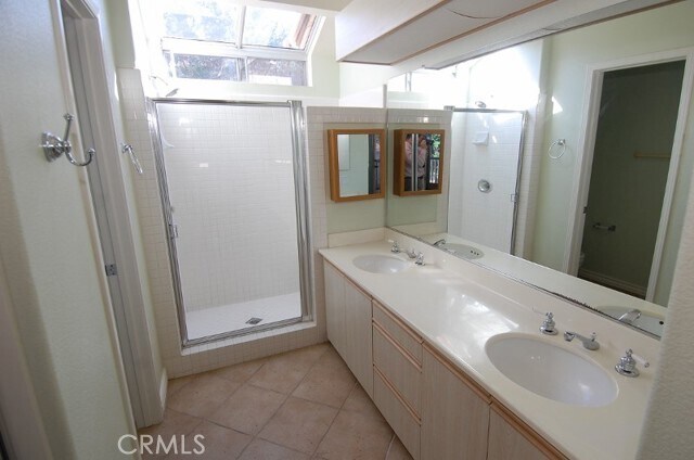 Building Photo - 242 Via Presa