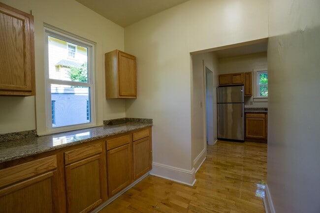 Building Photo - 614 Ackerman Ave