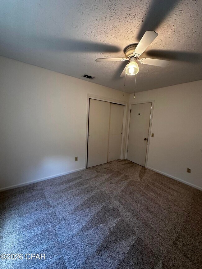 Building Photo - 126 Kristine Blvd