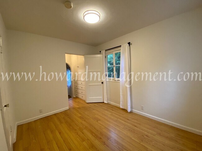 Building Photo - 02025FO