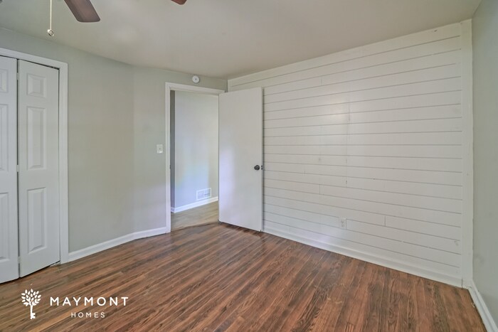 Building Photo - 2116 Terry Ln