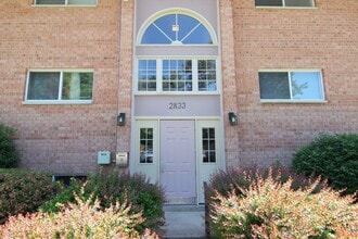 Building Photo - spacious 2BR/1BA condo
