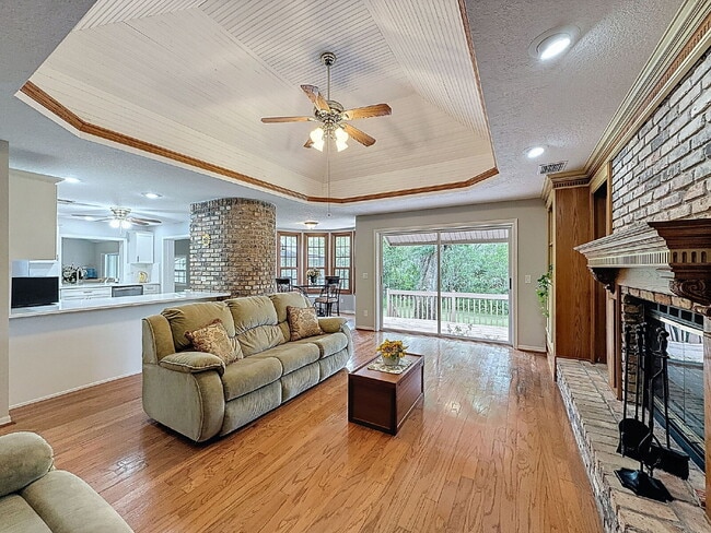 Building Photo - 1055 Riverside Ridge Rd