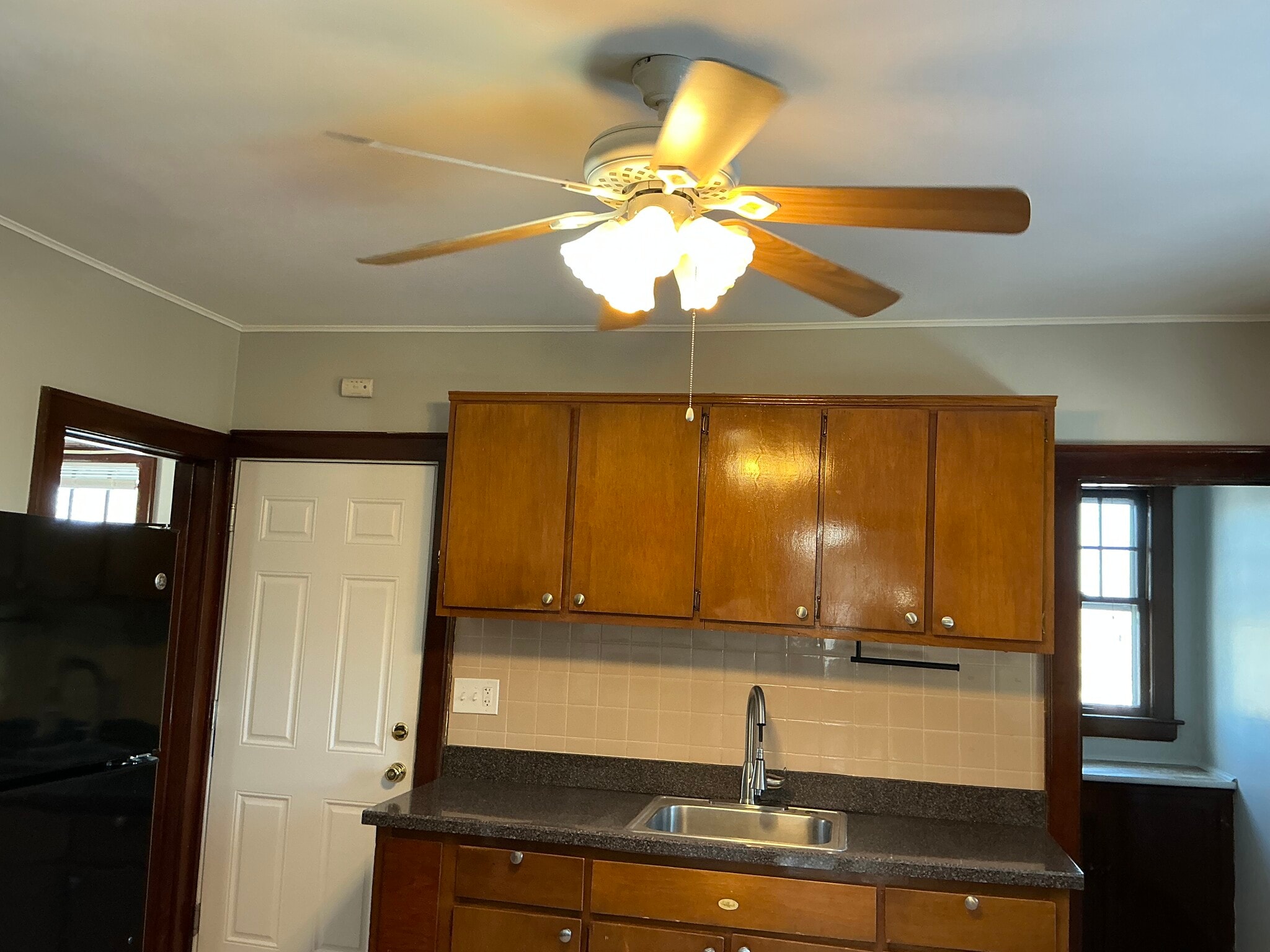 Building Photo - 10 Erin St