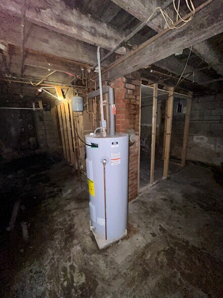 Building Photo - 606 Anderson St