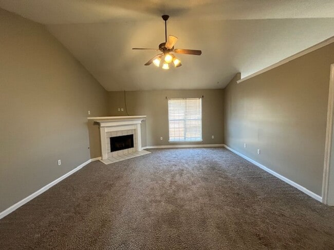 Building Photo - Renovated 3 Bedroom 2 Bath Home for Rent w...