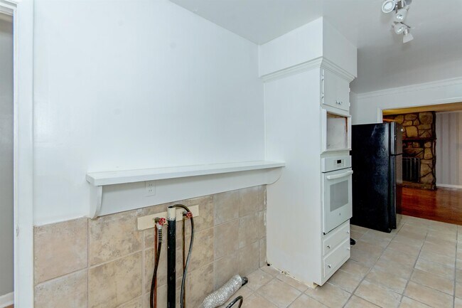 Building Photo - 3105 Pelzer Ave