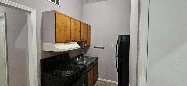 Building Photo - 205 - 205A