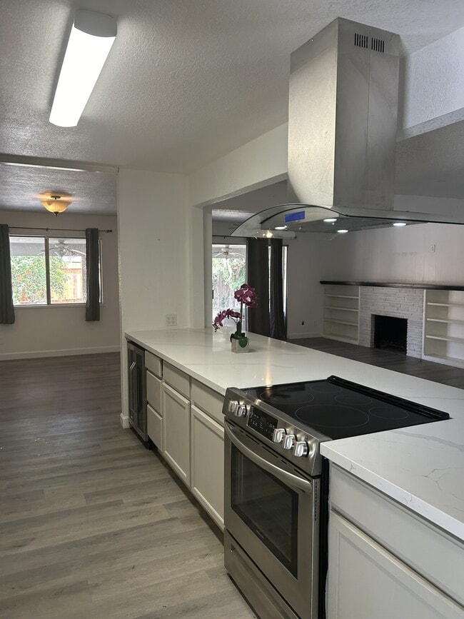 Building Photo - 1726 Idylwood Ct