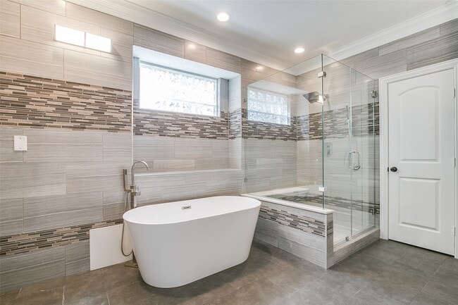 Building Photo - 5125 Carriage Bend Dr