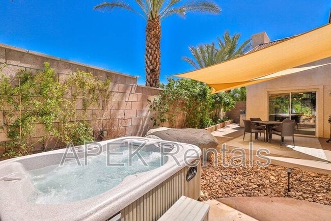 Building Photo - 79150 Ocotillo Dr