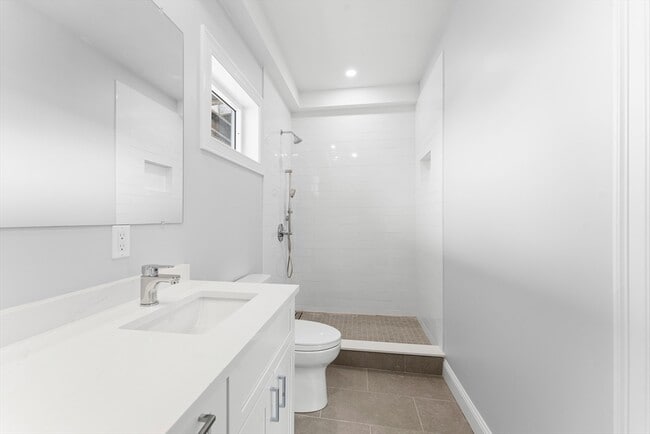 Building Photo - 23 Dewolf St