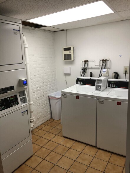 Building Photo - 108 Peterborough St