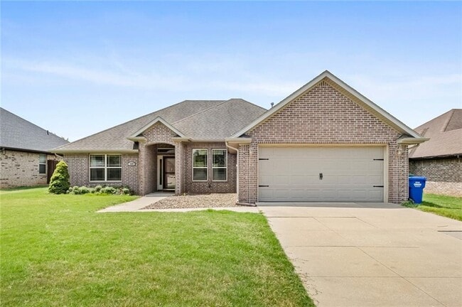 Building Photo - 1604 W Stratton Dr