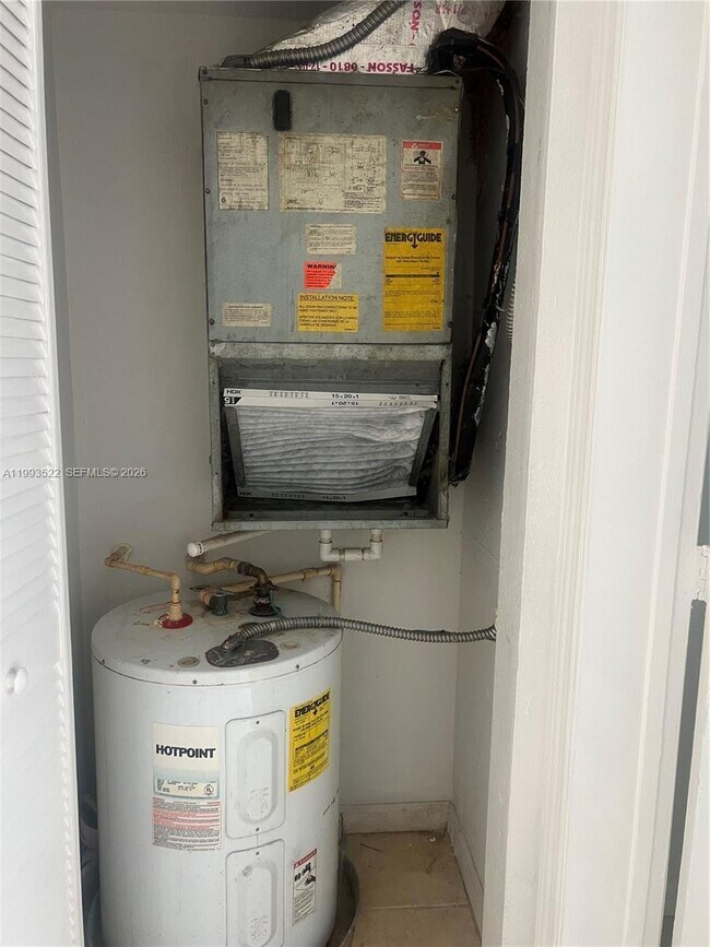 Building Photo - 3680 Oak Ave