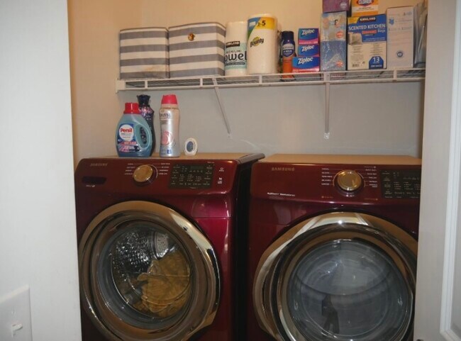 laundry room - 185 Olde Towne Way