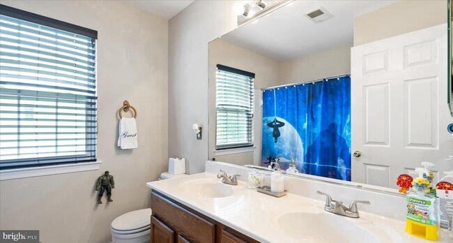 Building Photo - 9750 Granary Pl