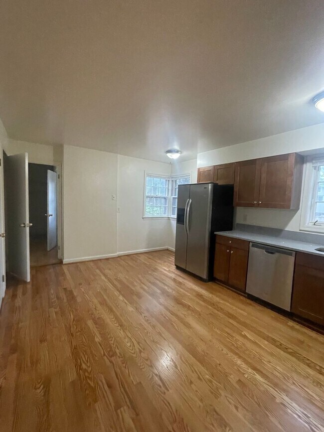 Building Photo - Single Family in Silver Spring