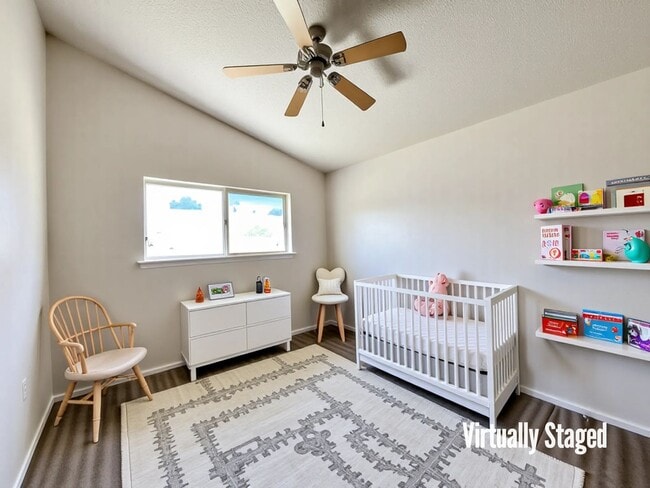 Building Photo - 4714 Mesa Dr