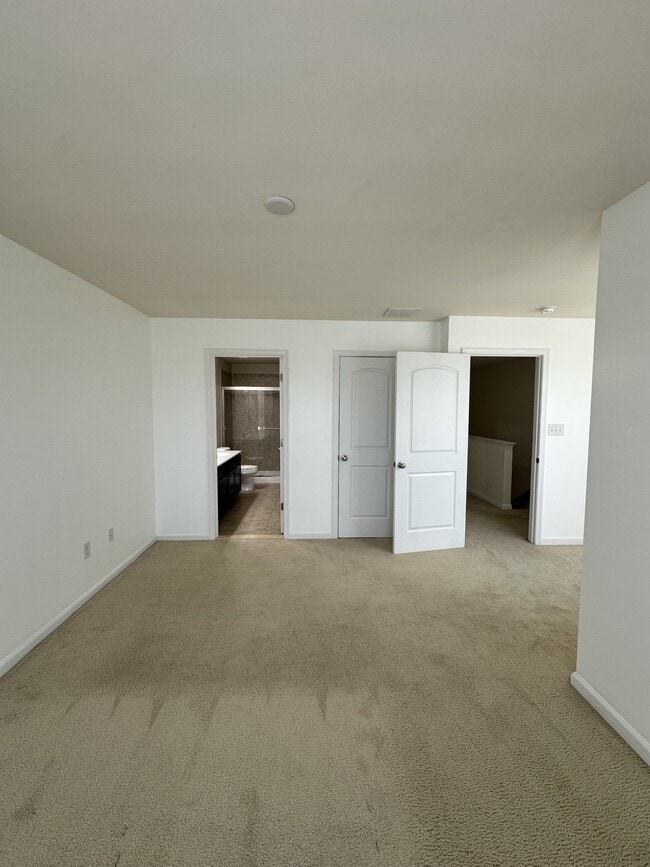 Building Photo - 255 Wilmore Dr