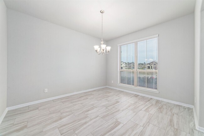 Building Photo - 4919 Vly White Oak Ln