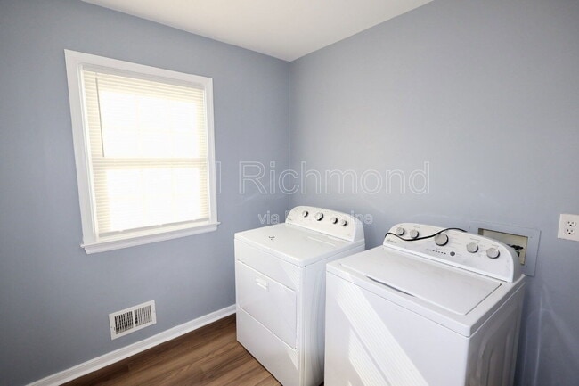 Building Photo - 1929 Millsap Ln