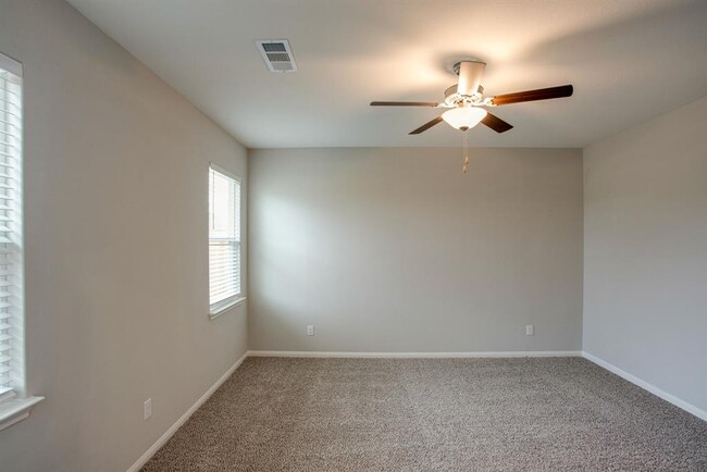 Building Photo - 257 Mount Vernon Way