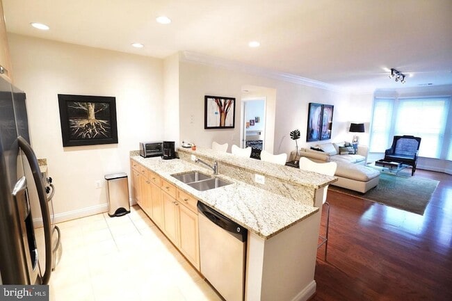 Building Photo - 1115 Cameron St