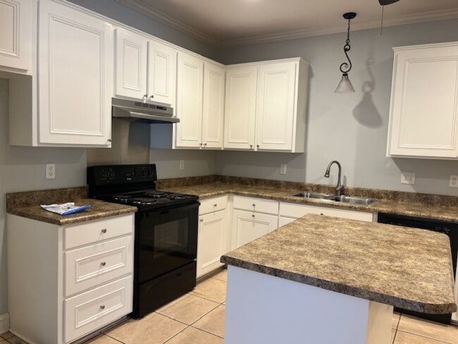 Building Photo - 127 Chesapeake Ct