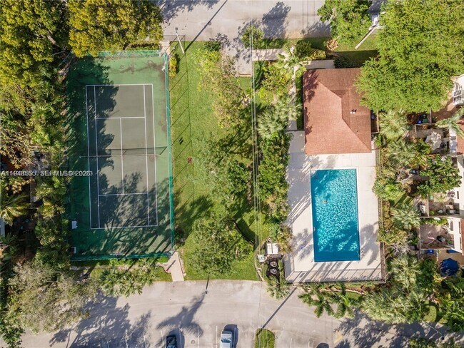 Building Photo - 252 City View Dr