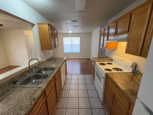 Building Photo - 913 McDaniel Cir