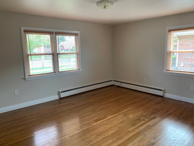 Building Photo - Beautiful 2 bed Rancher for Rent. Palmyra