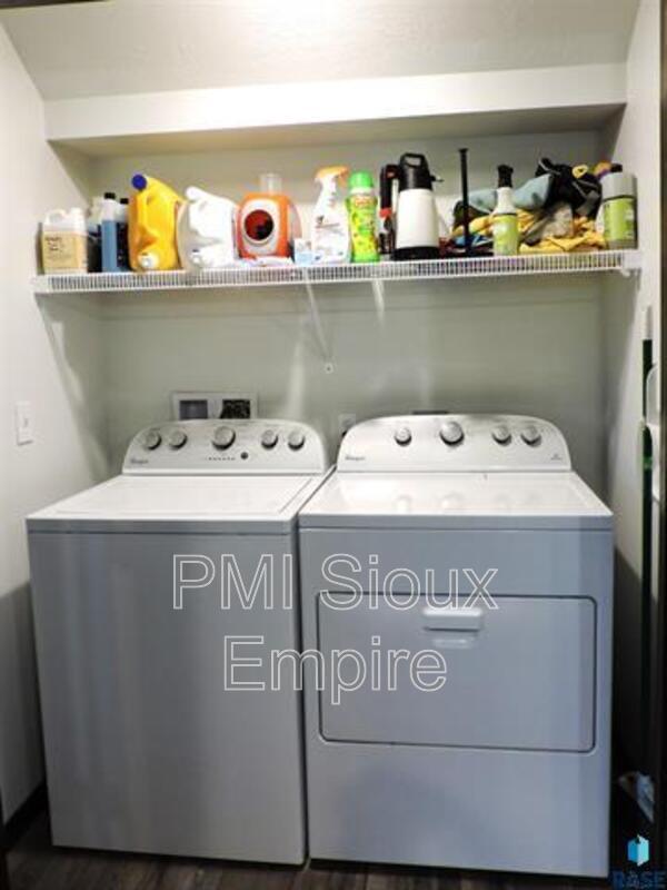 Building Photo - 9600 W Broek Dr