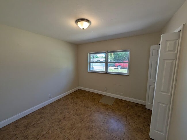 Building Photo - 180 Penn Way