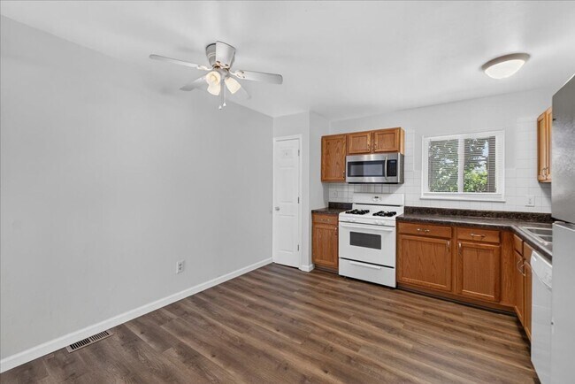 Building Photo - 18 Spring Song Ct