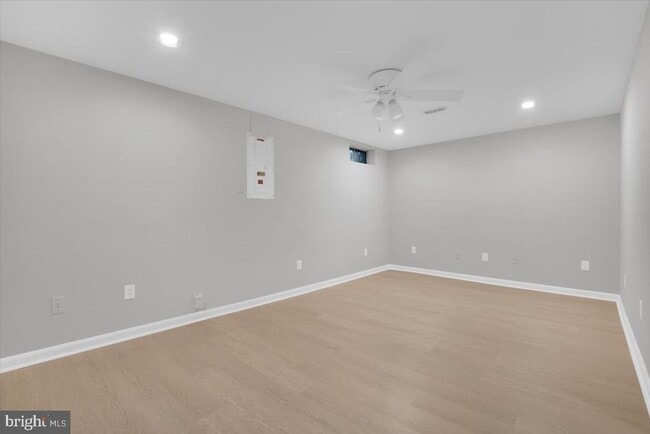 Building Photo - 908 Smartts Ln NE