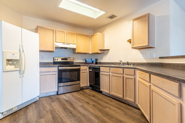 Building Photo - 7910 Lattimer Pond