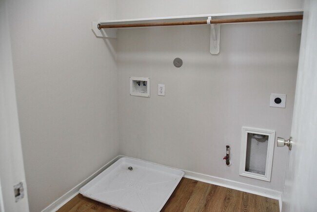 Building Photo - 1106 Mossy Branch St