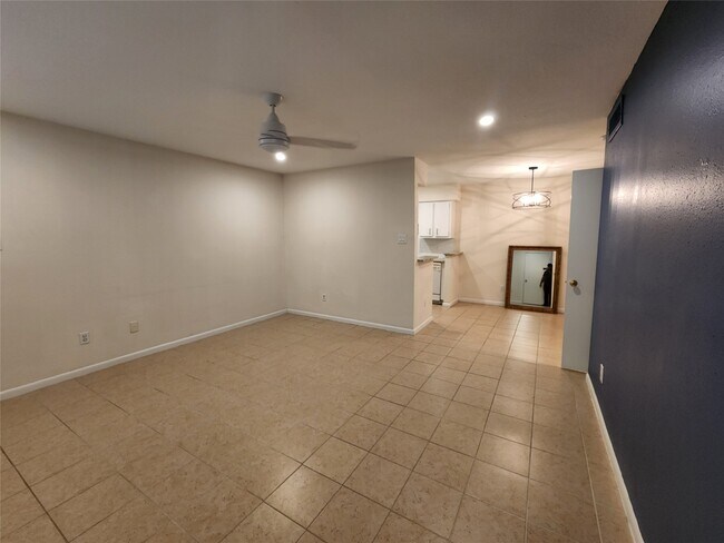 Building Photo - 2250 Bering Dr