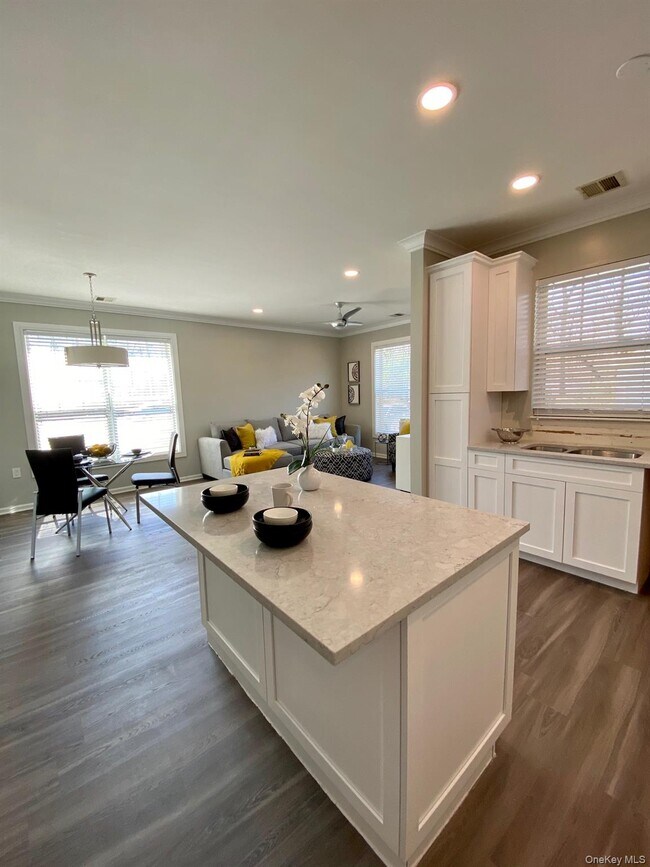 Building Photo - 311 Charles Pond Dr