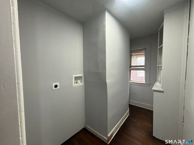 Building Photo - 231 Goddard Ave