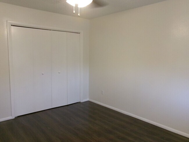 Building Photo - 1116 NW 52nd Cir